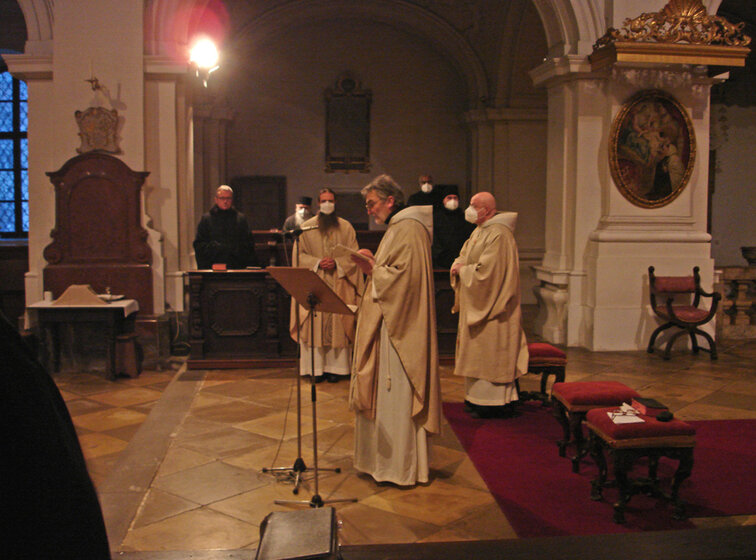 In seiner Ansprache dankte Abt Marianus fr. Stephan für seinen Dienst, besonders auch in den Pontifikalämtern. DSC07739__