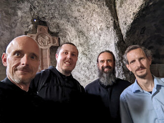 v.l.: fr. Eckhart, fr. Benedikt M., P. Johannes, Kand. Karlheinz _PXL_20220825_142147251