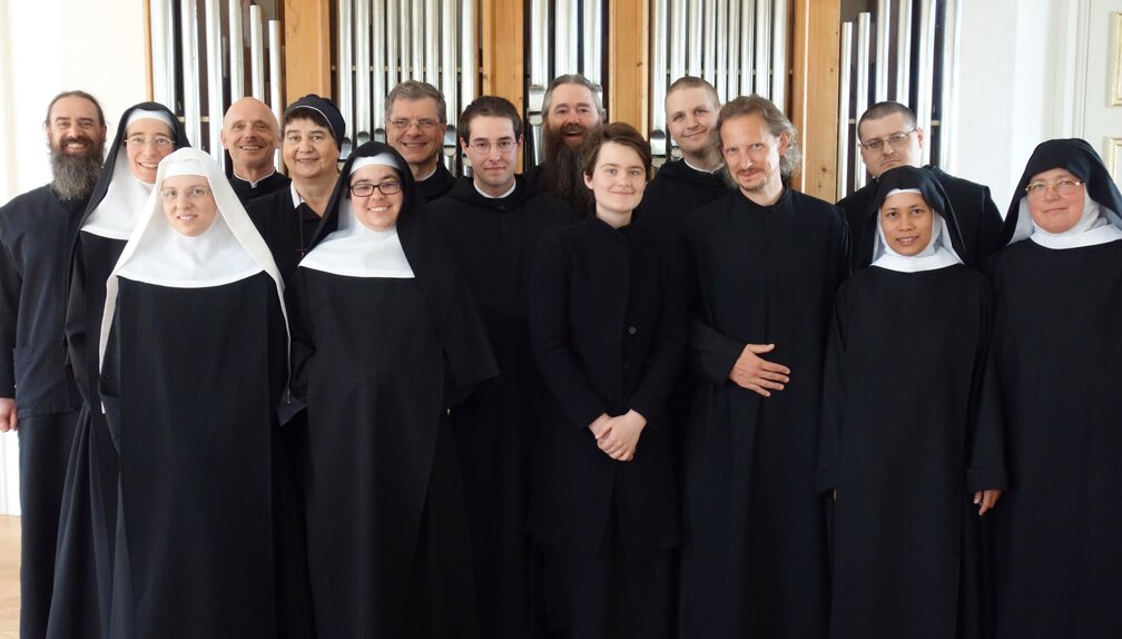 Bei der Werkwoche nahmen 15 Schwestern und Brüder aus den Abteien in Kirchschletten, Salzburg, Ottobeuren, Steinerkirchen und Niederaltaich teil. _DSC08831