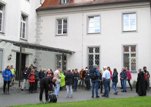 Aufbruch der Pilger am Sonntag IMG_0412_