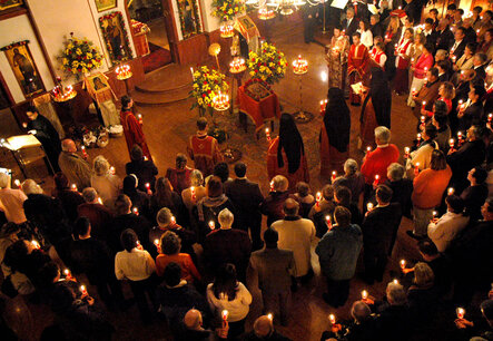 An Ostern feiern viele Gäste die Gottesdienste mit den Mönchen ostern2_01