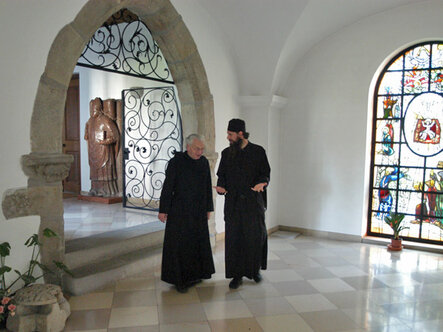 In Niederaltaich leben römische und byzantinische Mönche in einer Gemeinschaft pforte600x450_01