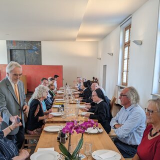 Nach der Göttlichen Liturgie speisten wir im Refektorium ... PXL_20240907_100547241