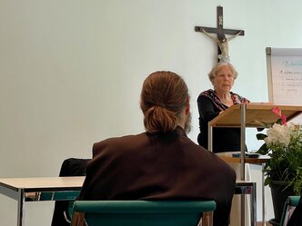 Prof. Gerl-Falkovitz beim Vortrag IMG_8530